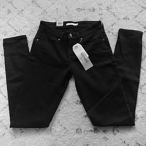 *NEW* Levi's Black Skinny Jeans